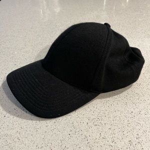 Black Aritzia Wilfred Free Baseball Cap